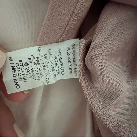 Chiffon sleeves crop top in dark pink size medium- M boutique - Picture 7 of 7